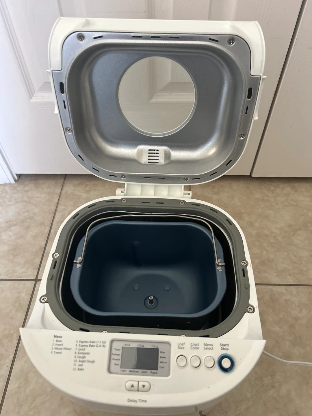 Oster Bread Maker - 2 lb loaf - photo 3