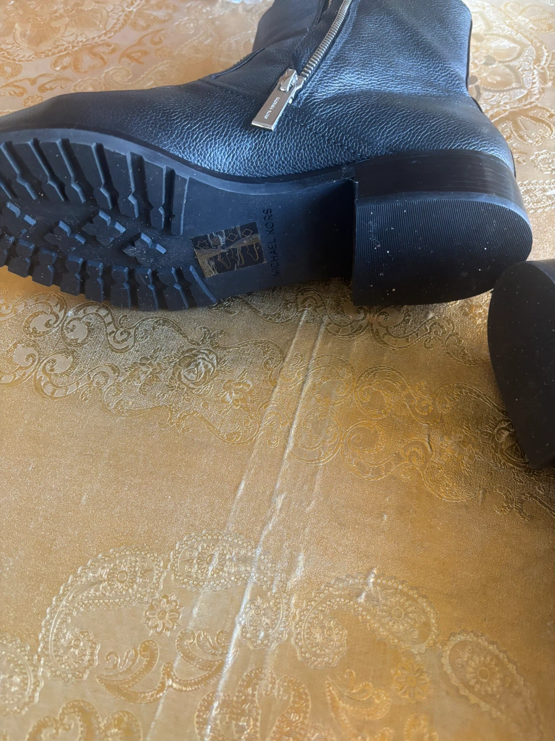 Michael Kors Black Leather Ankle Boots - photo 4