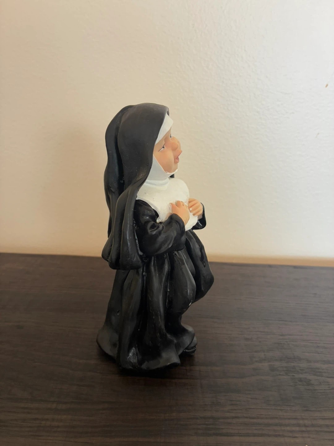 Nun Figurine - 5.5 Inch - photo 4