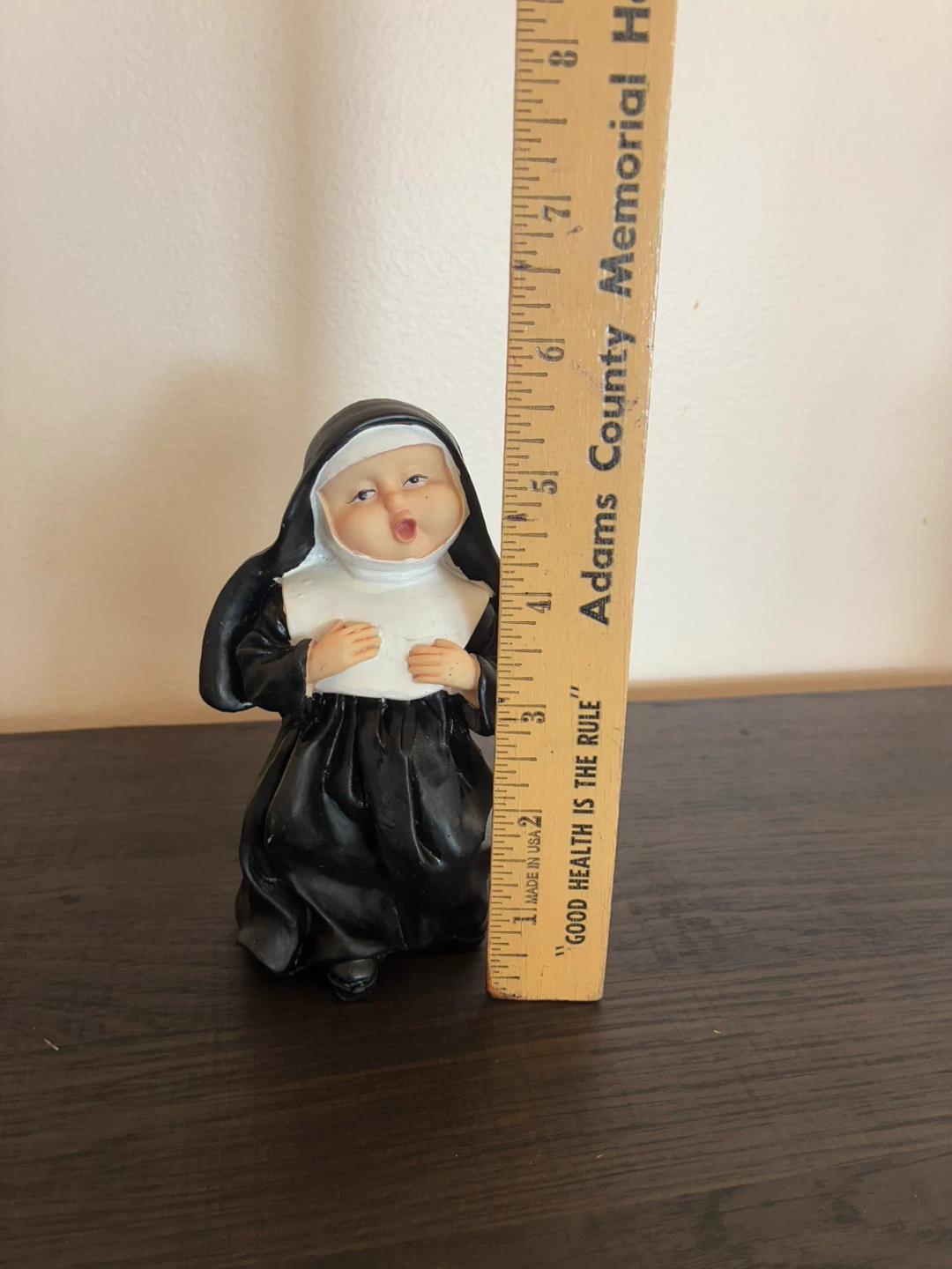 Nun Figurine - 5.5 Inch - photo 5