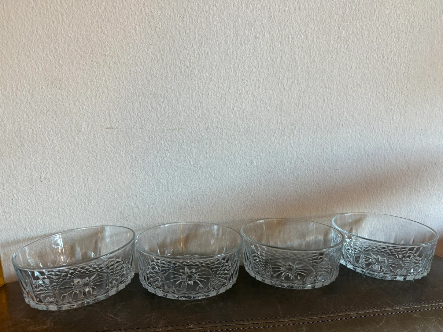 4 glass dessert bowls for sale! - photo 4