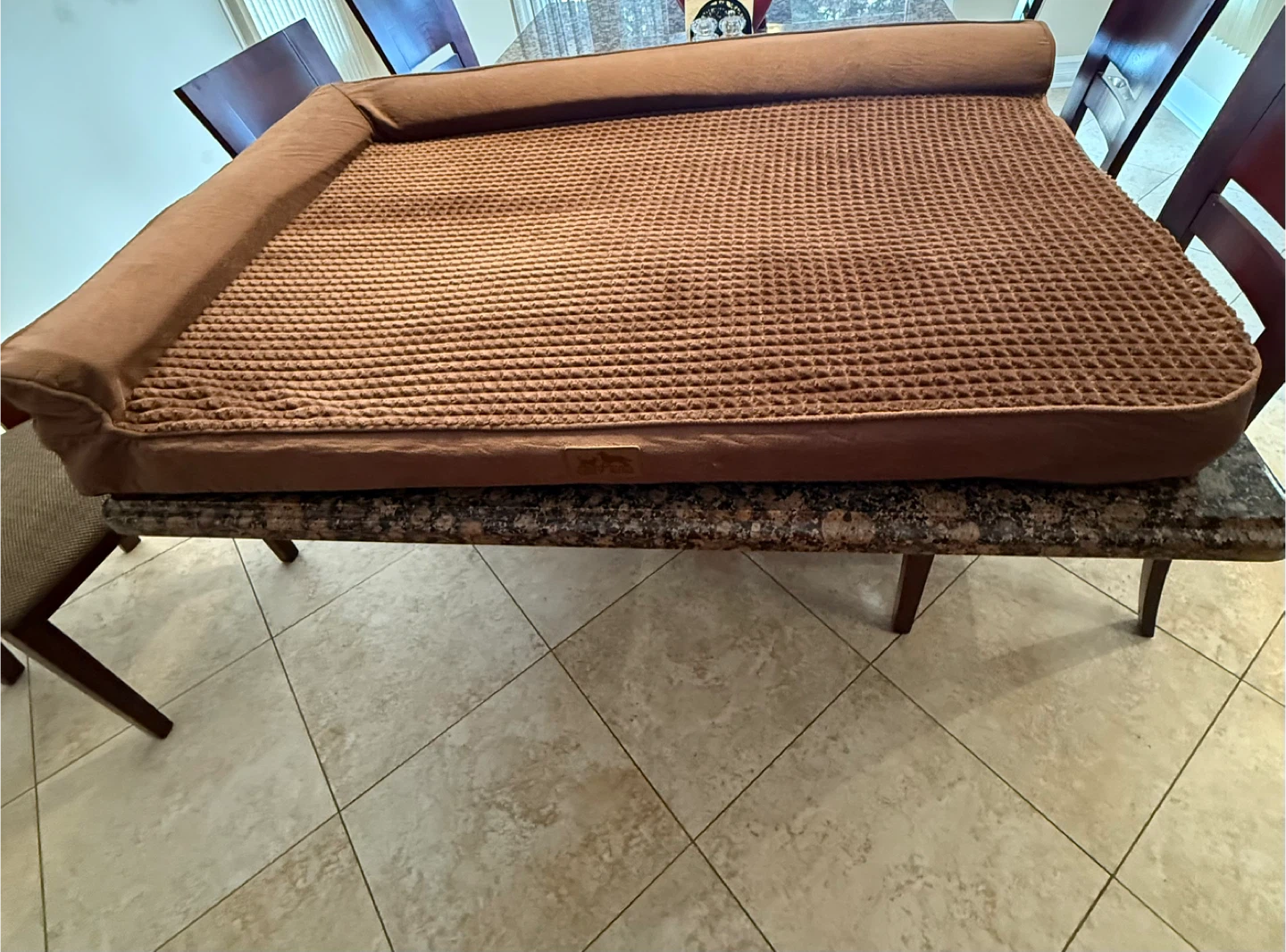 COZY KISS Brown Dog Bed - photo 3