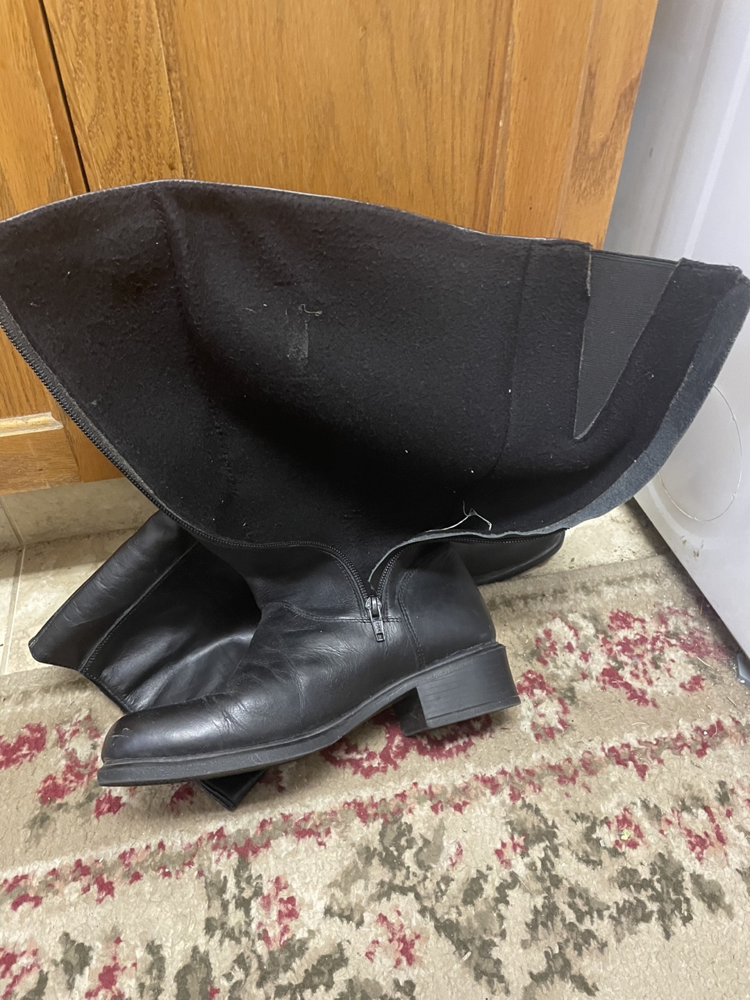 Black womens tall boots size 8 - photo 3