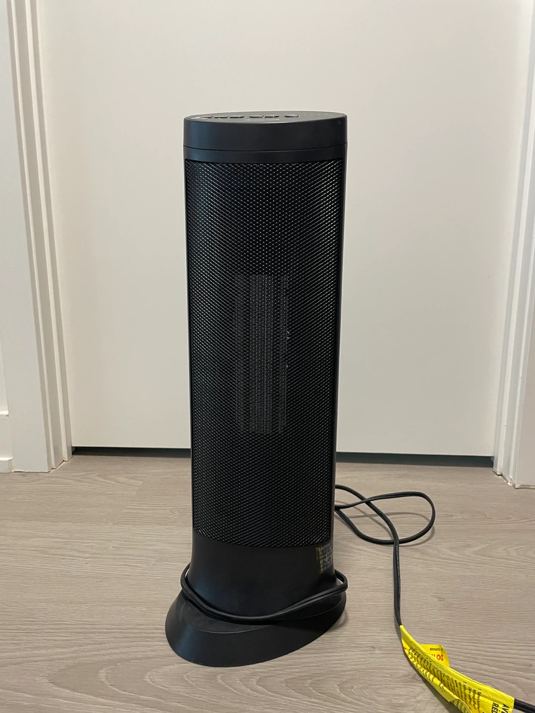 Honeywell HCE317BC Slim Ceramic Tower Heater - photo 4