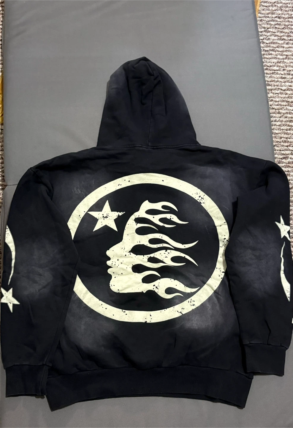 HELLSTAR Hoodie - Size M - photo 3