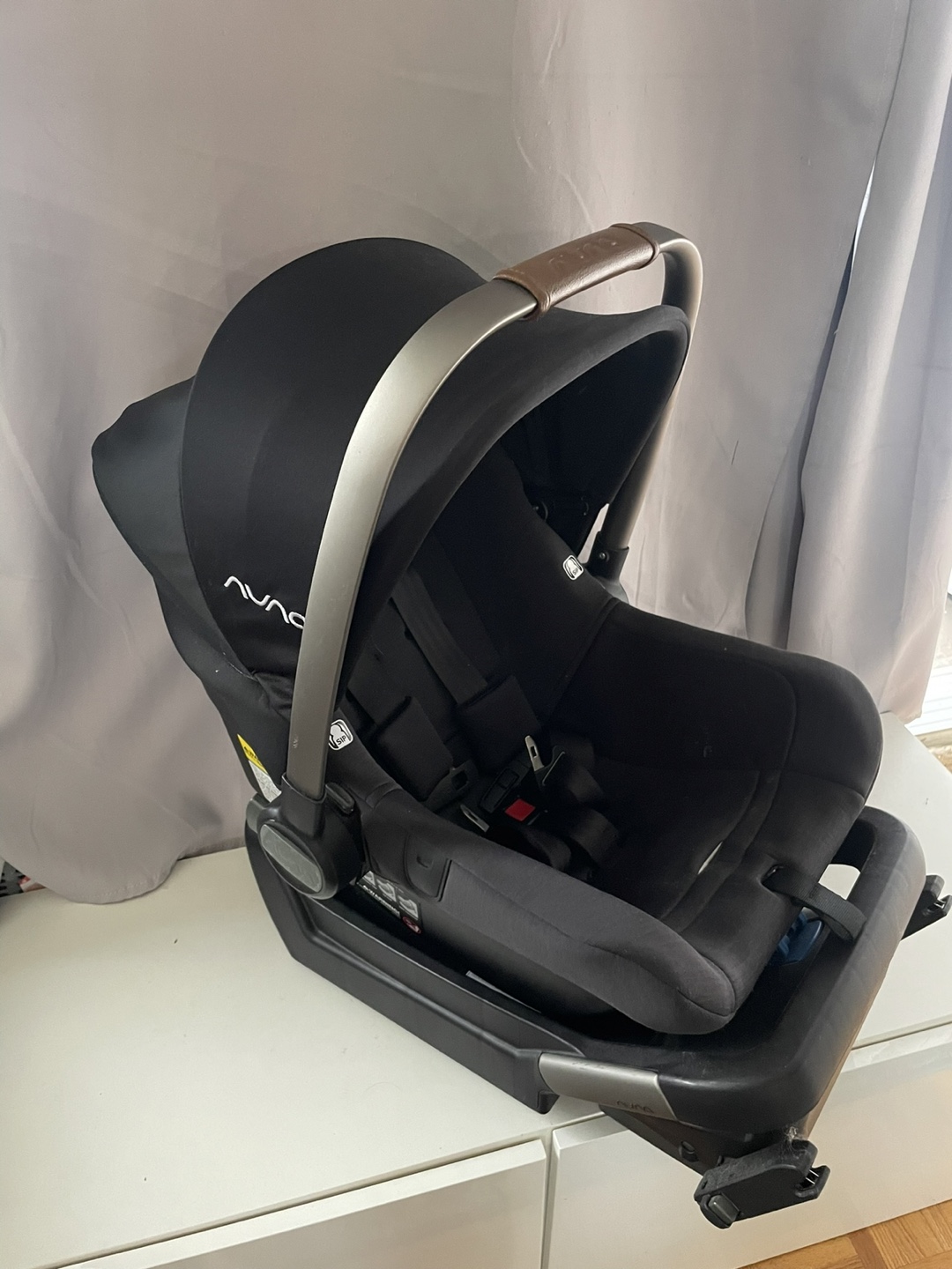 Nuna Pipa Infant Car Seat with Base