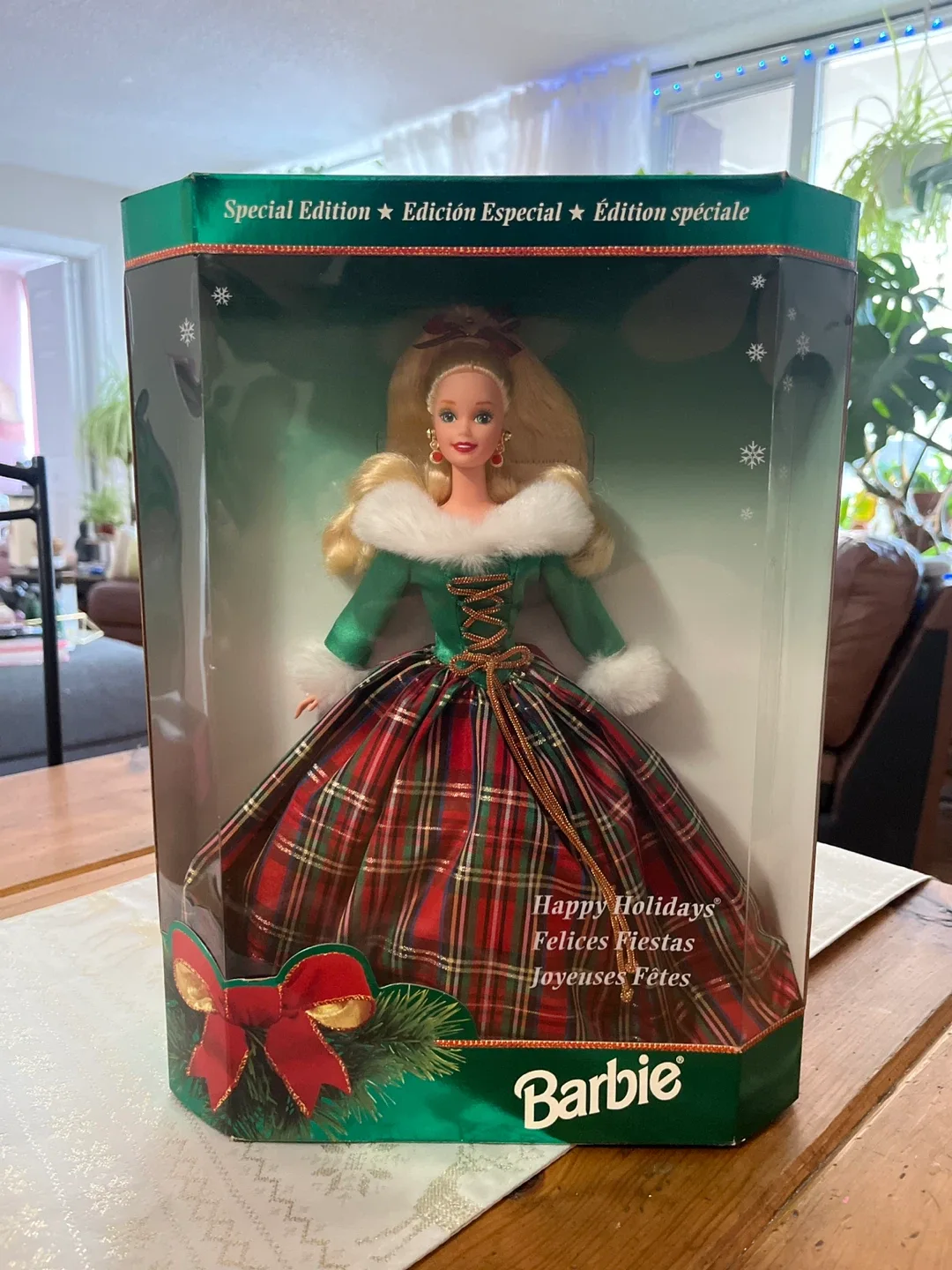 Mattel Barbie Happy Holidays Special Edition Doll