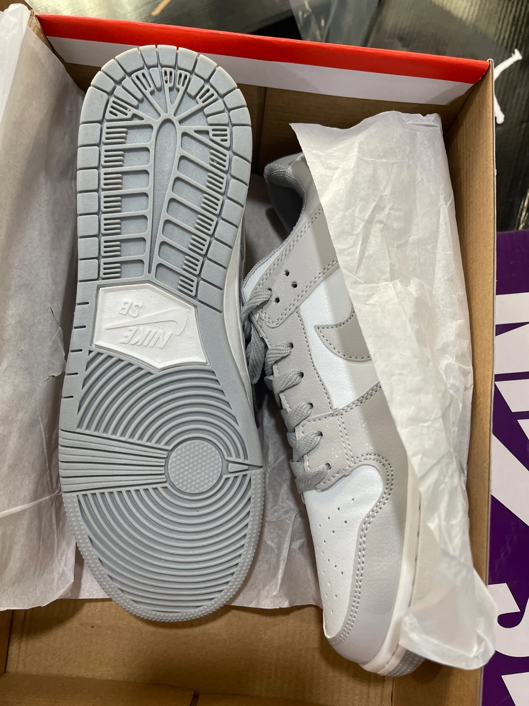 Nike SB Dunk Low White/Grey Size 7.5 - photo 2