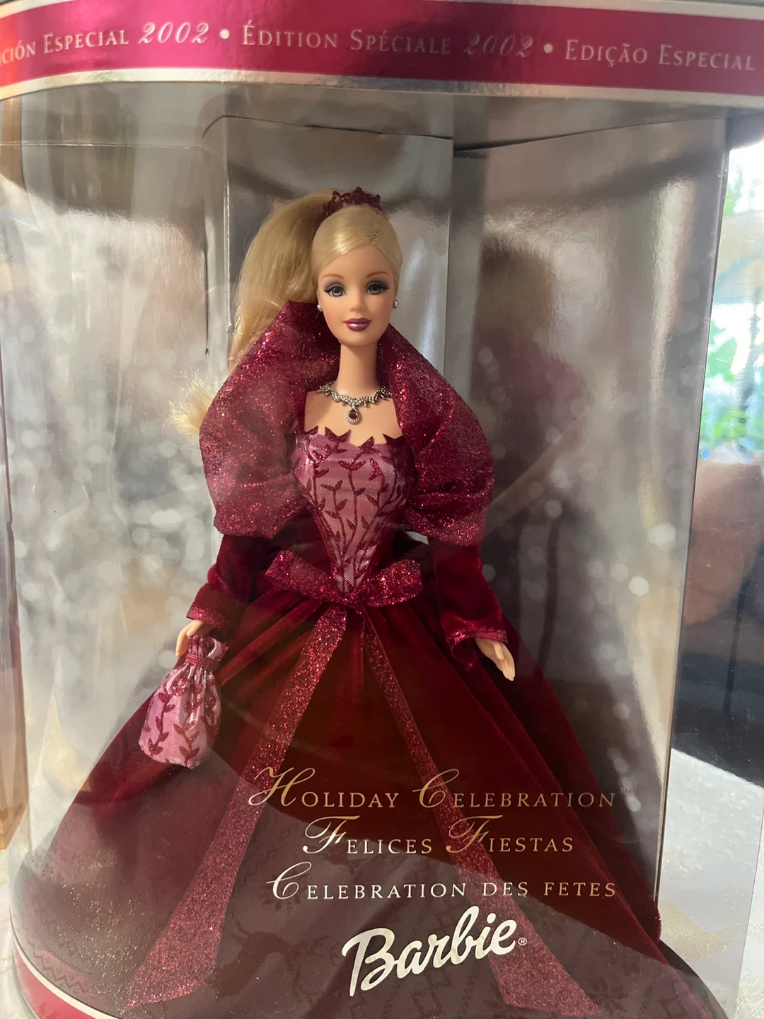 2002 Holiday Celebration Barbie Doll - Special Edition - photo 2