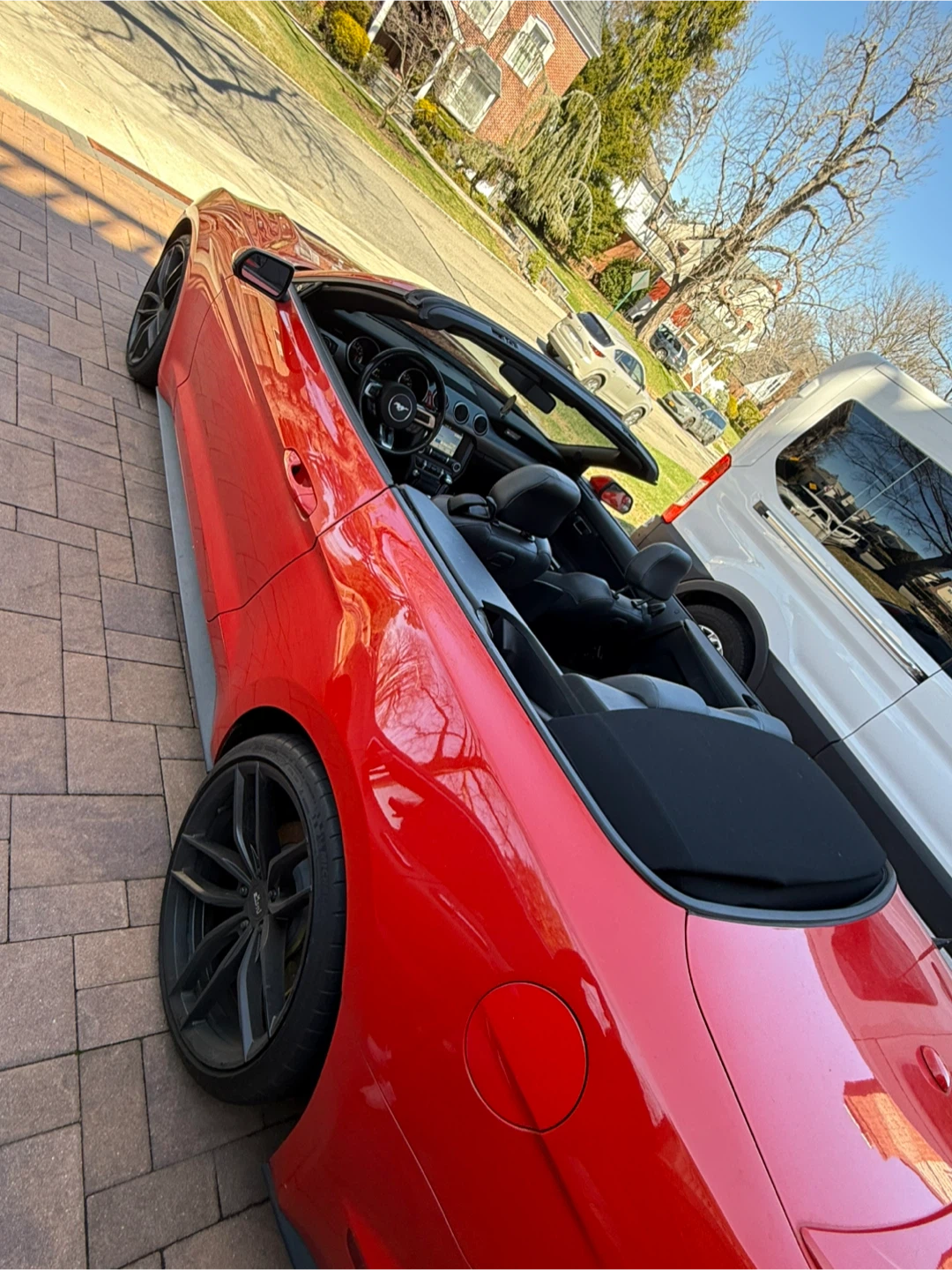 Red Ford Mustang Convertible - photo 5