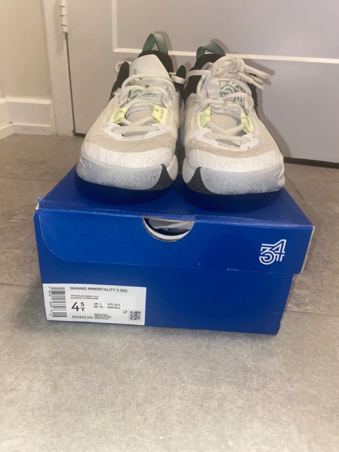 Nike Giannis Immortality 2 Size 4,5Y