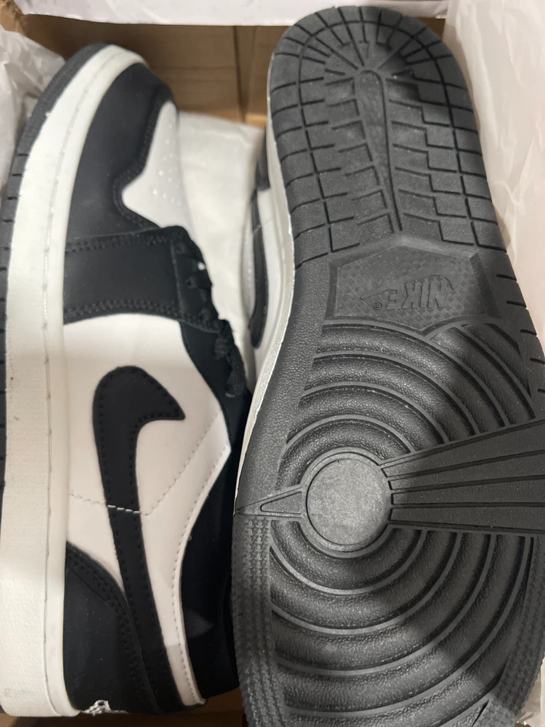 Nike Air Jordan 1 Low Panda - photo 2