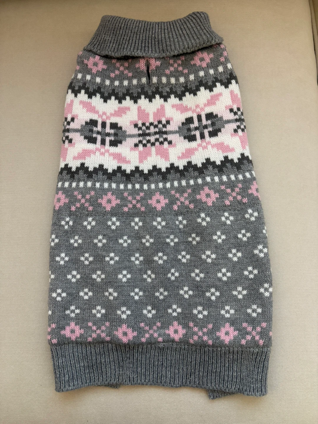 Dog Sweaters - Various Styles - Size medium. - photo 4