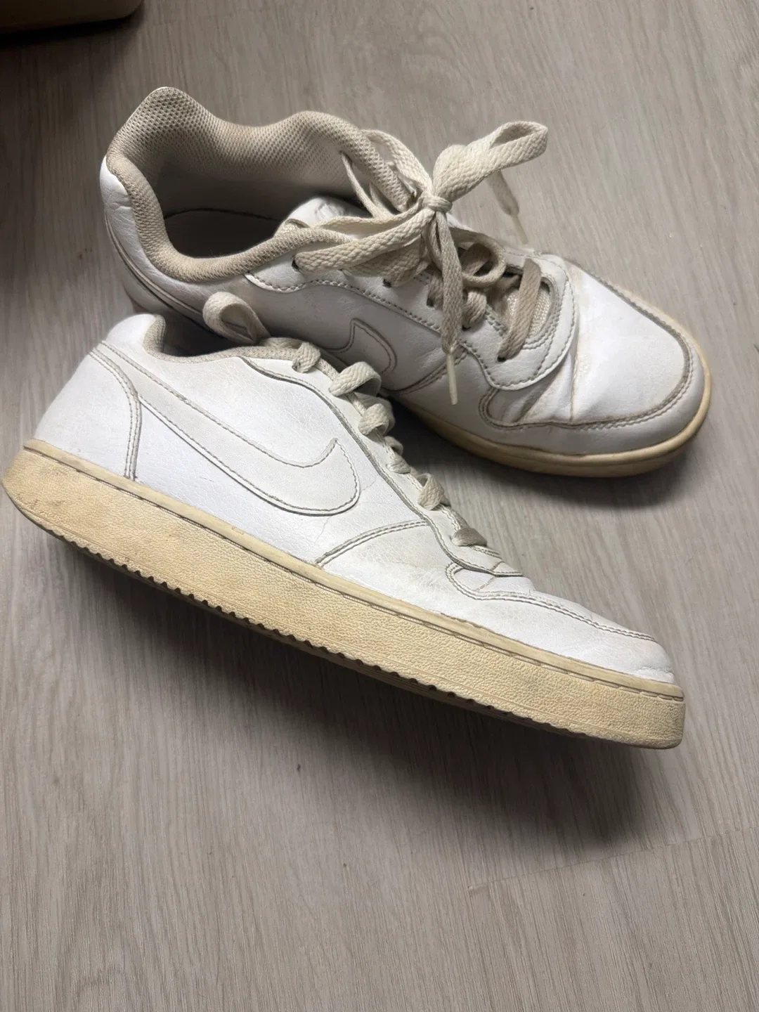 Nike Court Borough Low White Size 8.5 US