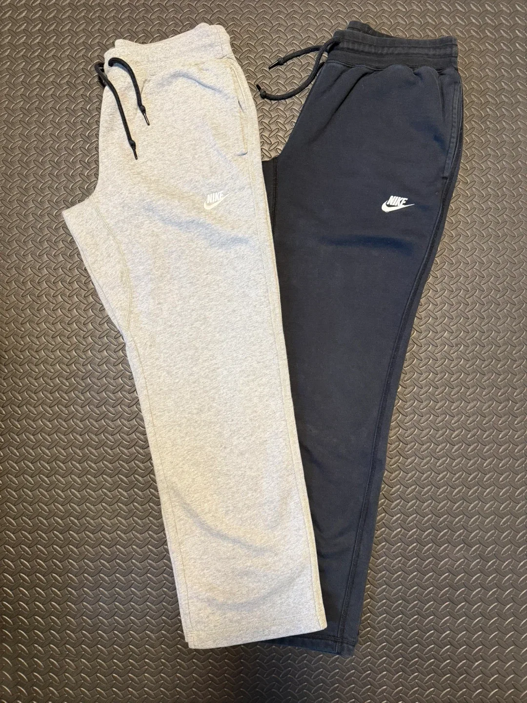 Nike Open Hem Fleece Sweatpants • Large • Grey & Black