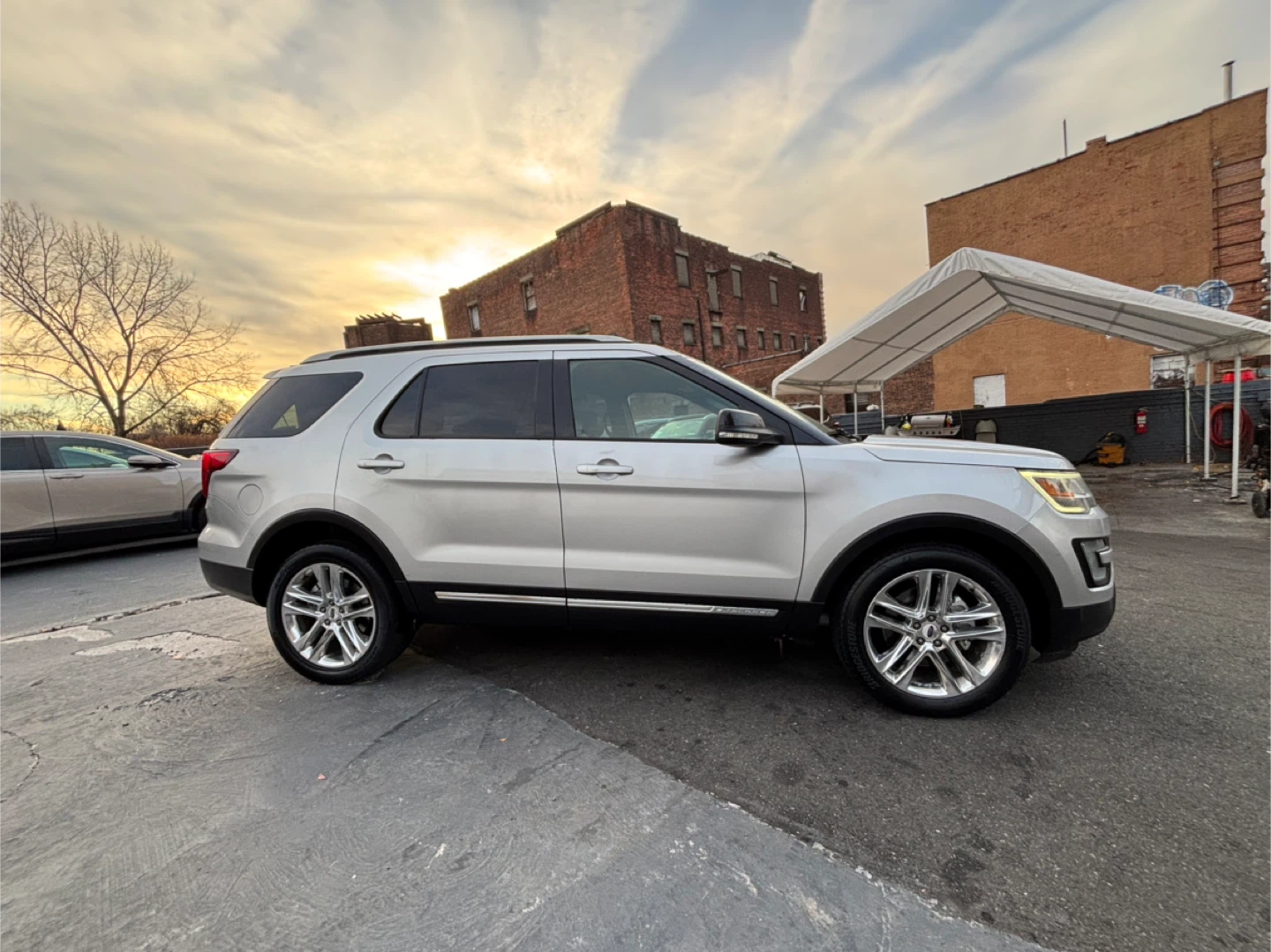 Ford Explorer XLT  2016 94K miles - photo 5