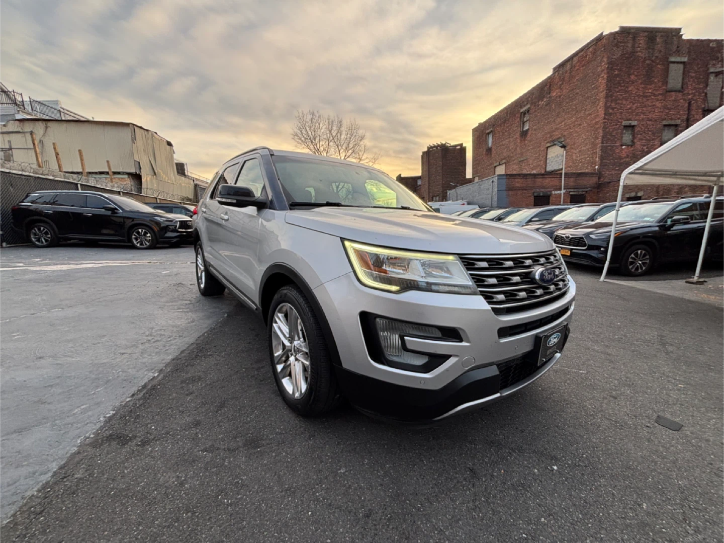 Ford Explorer XLT  2016 94K miles
