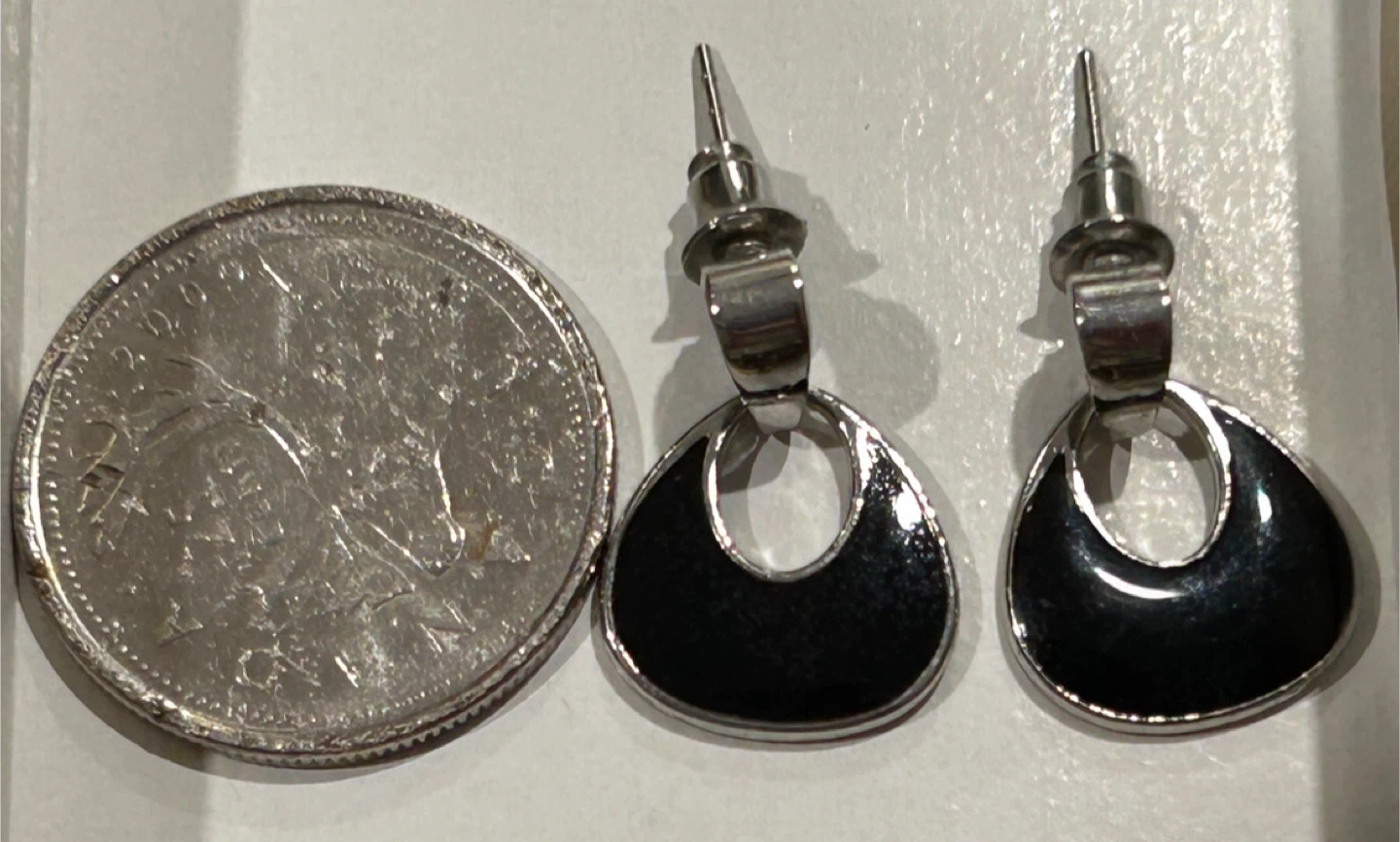 Silver Tone Black Teardrop Earrings - photo 2