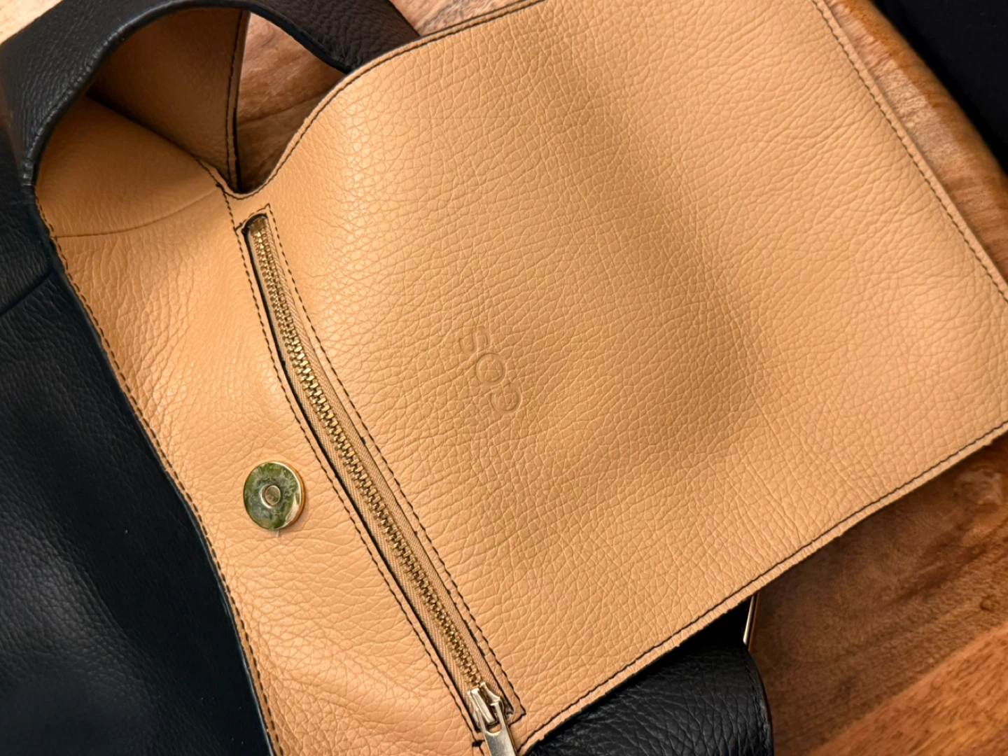 COS Curved Leather Tote Bag - 100% Leather - photo 3