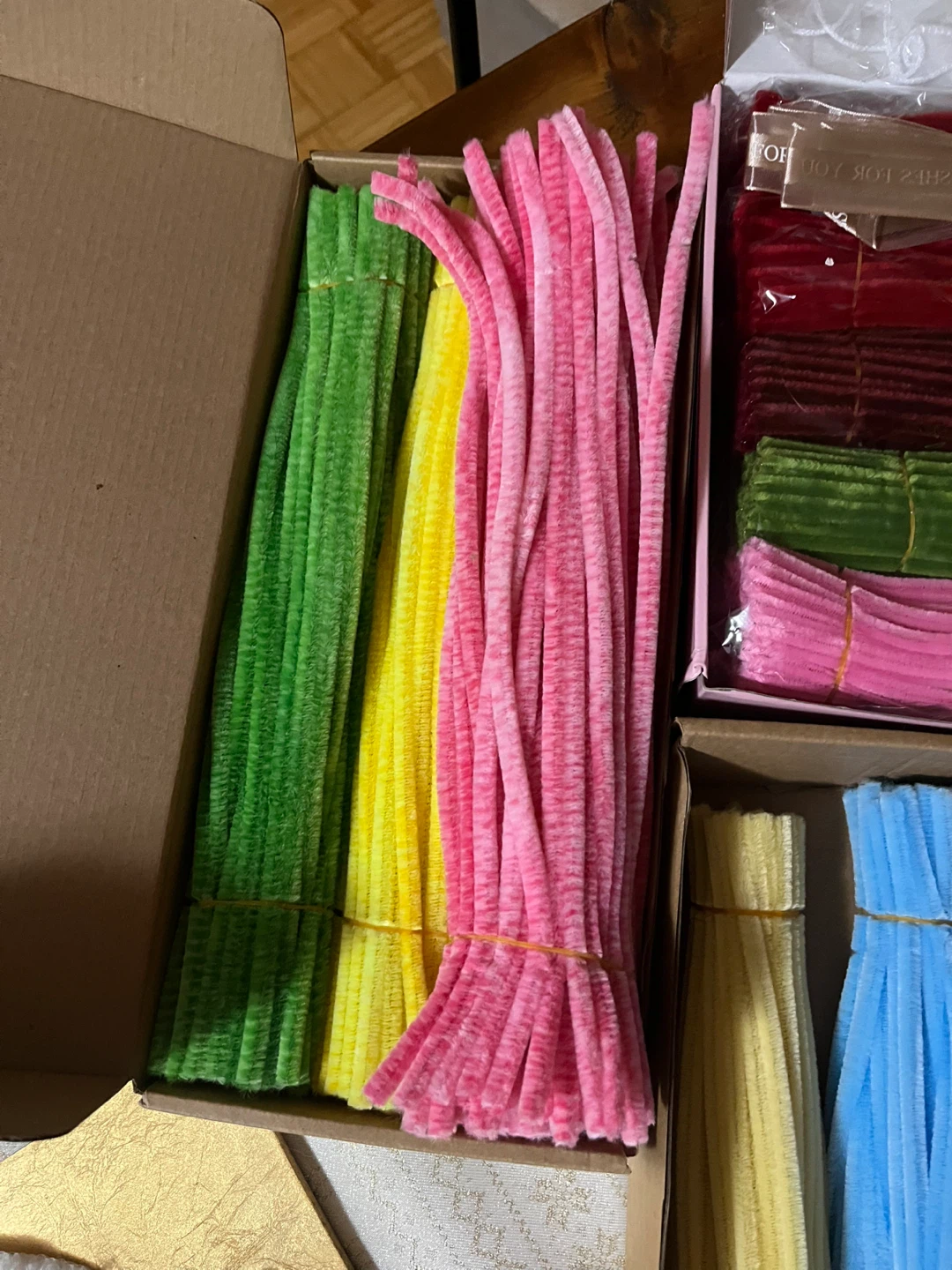 Complete DIY Kit For Making Pipe Cleaner Flowers - photo 4