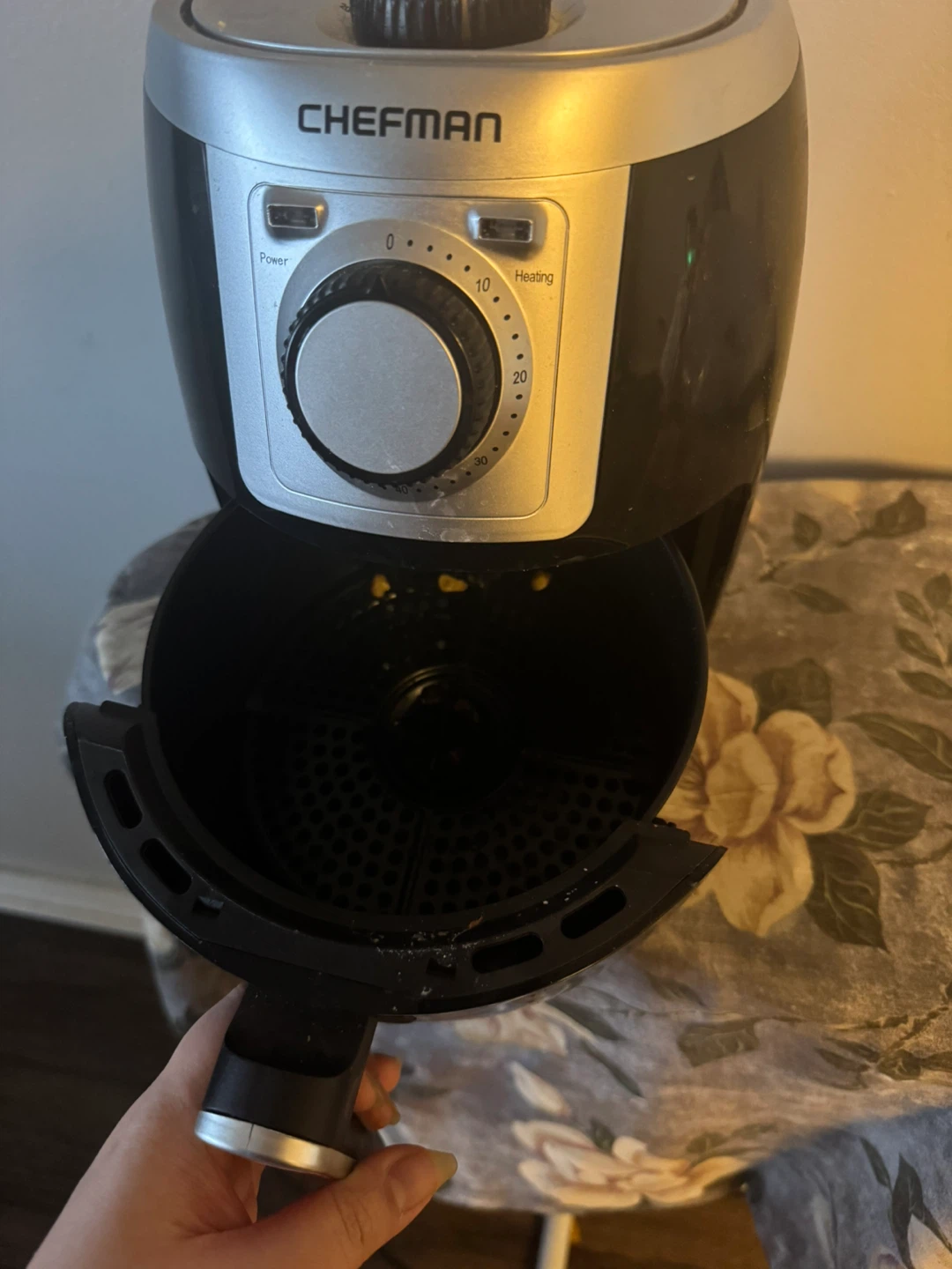 Chefman 2L Air Fryer - photo 3