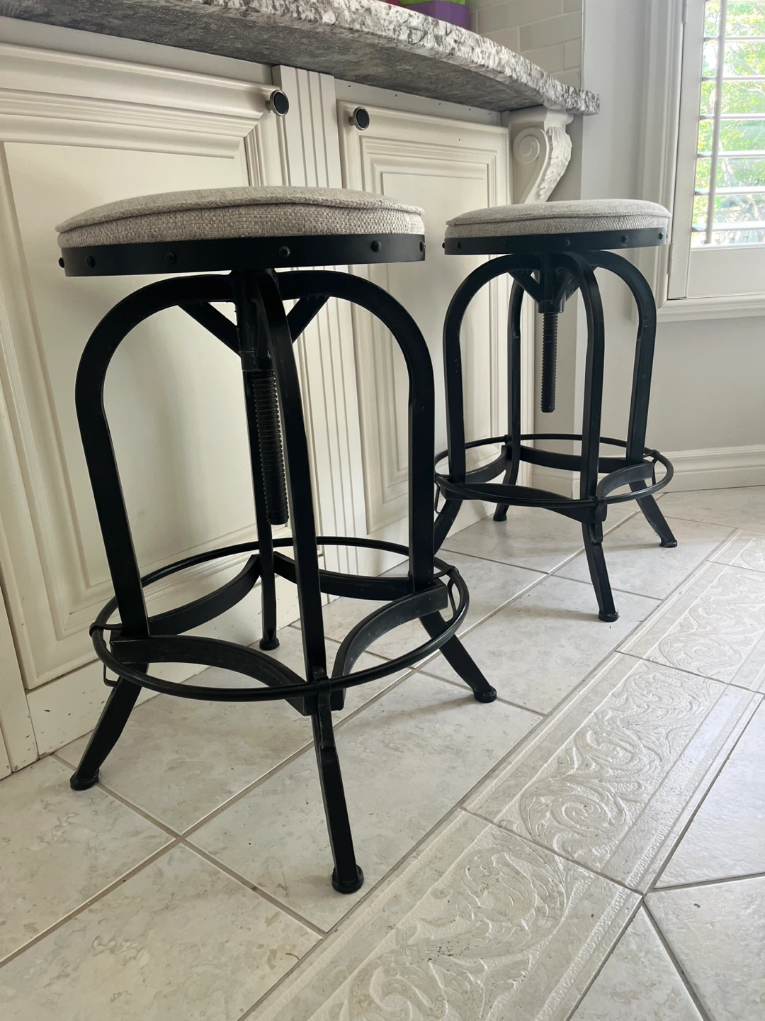 Set of 2 Adjustable Height Bar Stools