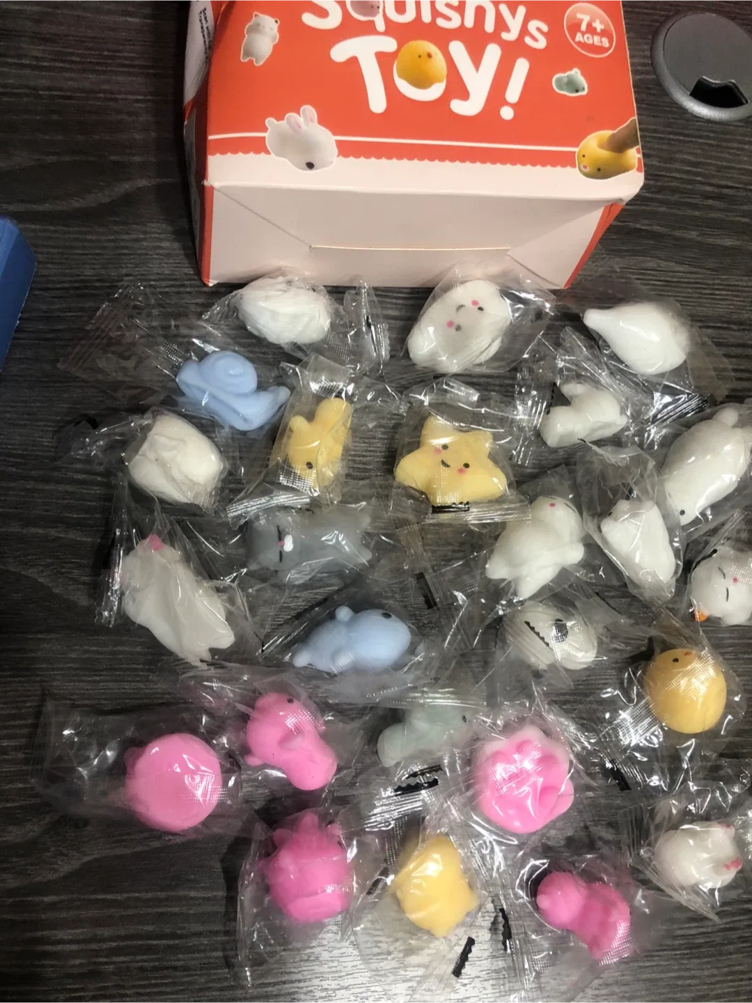 NEW- 25 pcs ,Squishys Toy! 7+ Ages