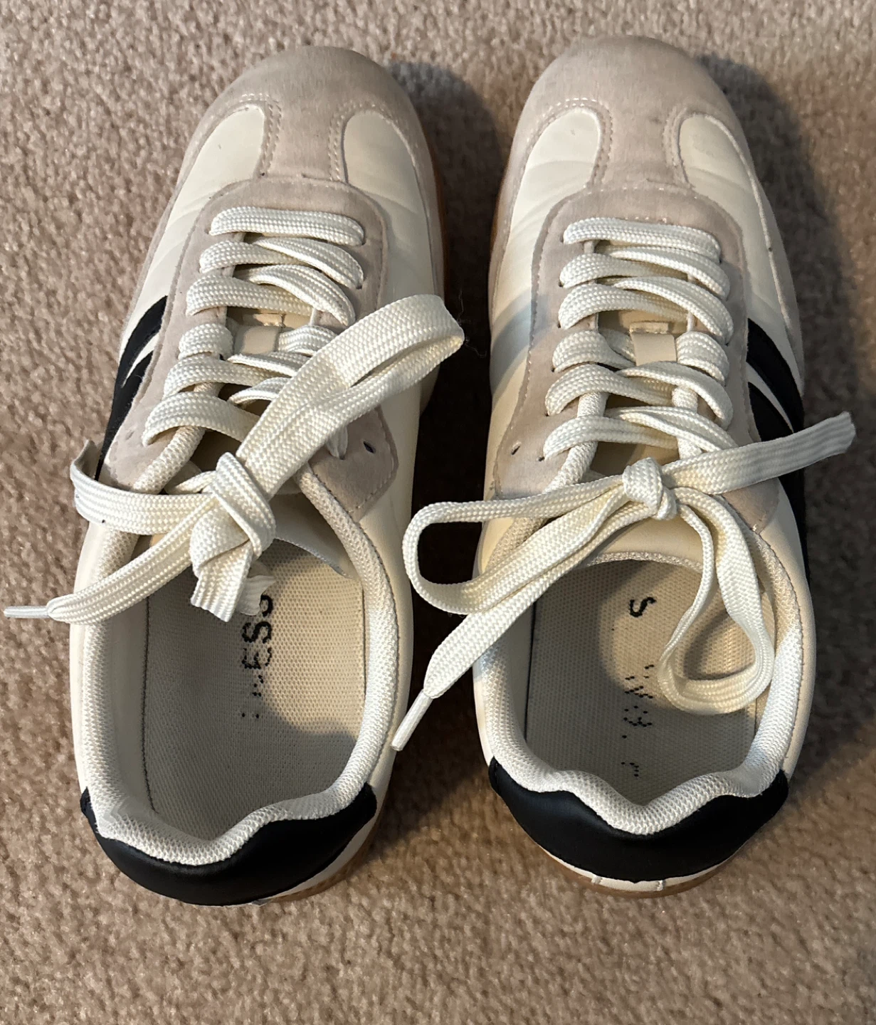 Barness Lettie White & Black Accent Sneakers (size 6)
