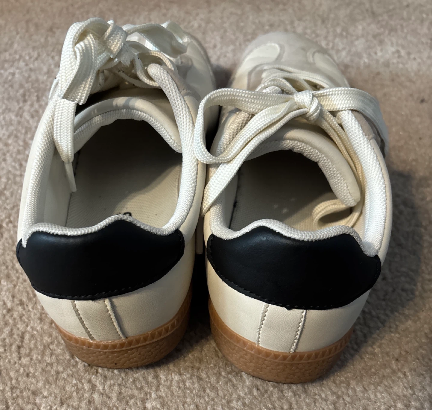 Barness Lettie White & Black Accent Sneakers (size 6) - photo 4