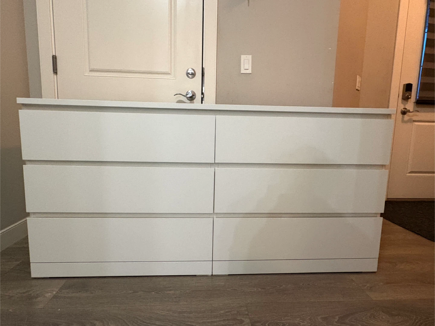 White 6-Drawer Dresser