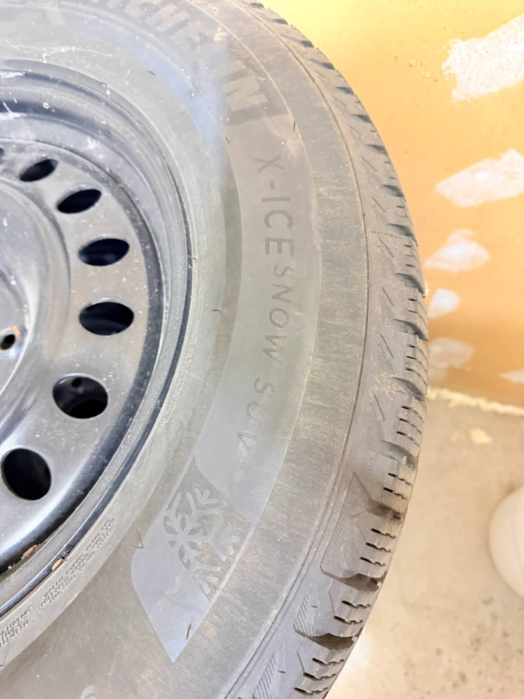 Michelin X-Ice Snow SUV Tire - 275/65R18