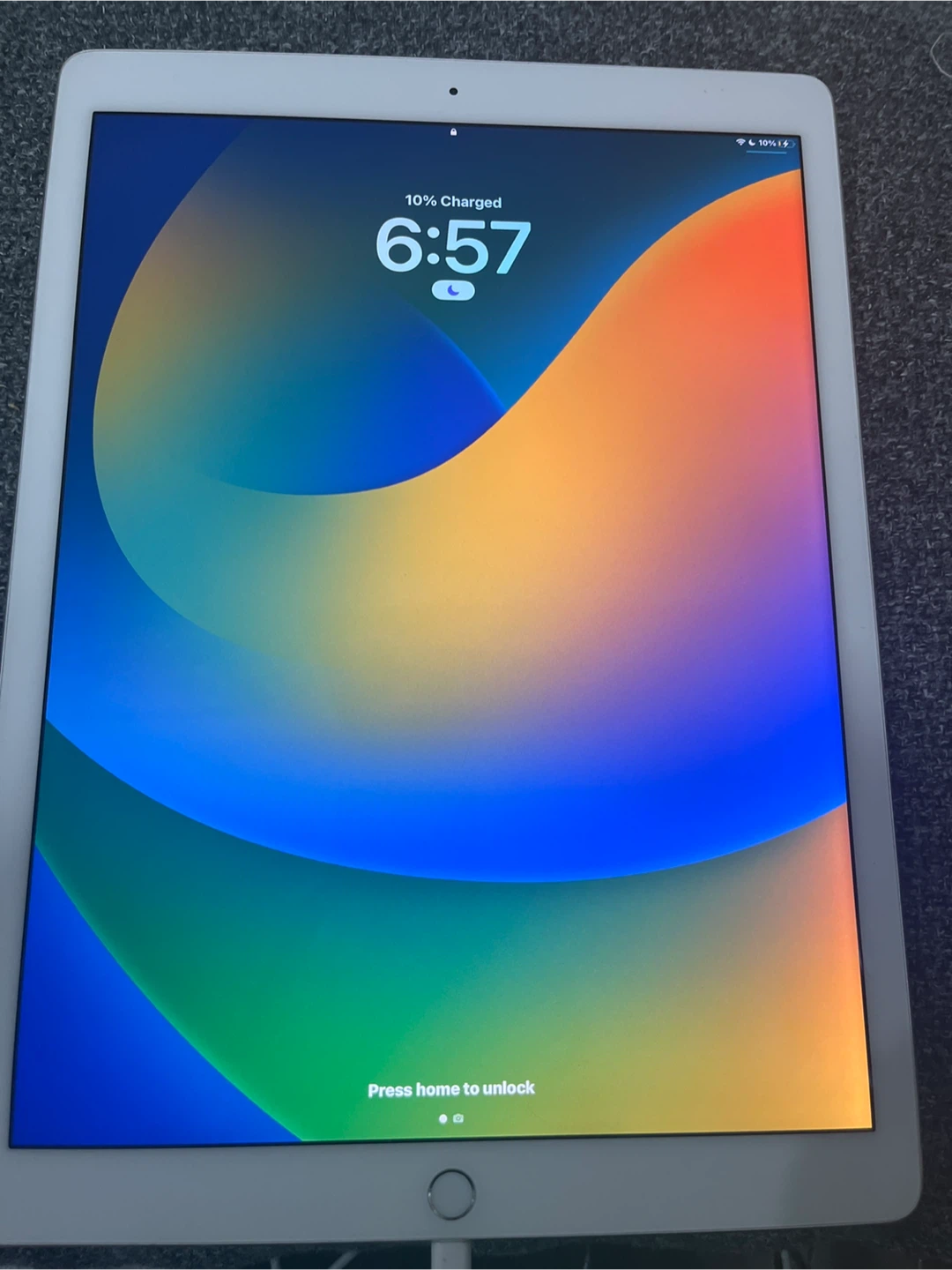 Apple iPad Pro 12.9 inch 128 gb 2015 model