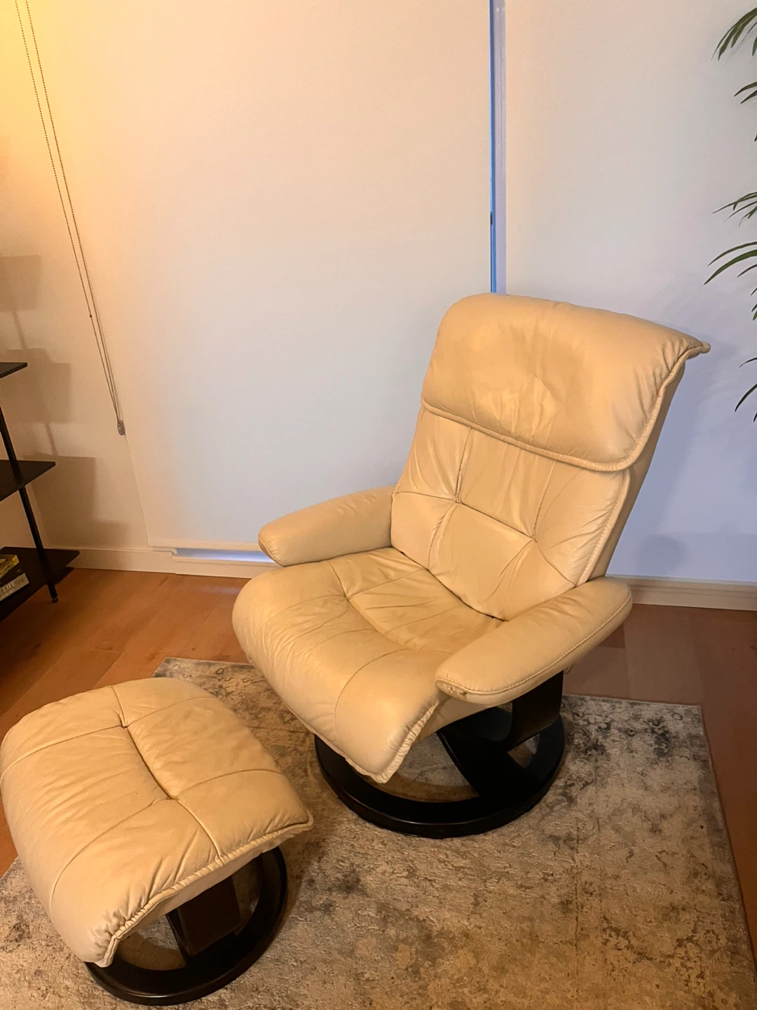 Cream Leather Chair & Ottoman - photo 2