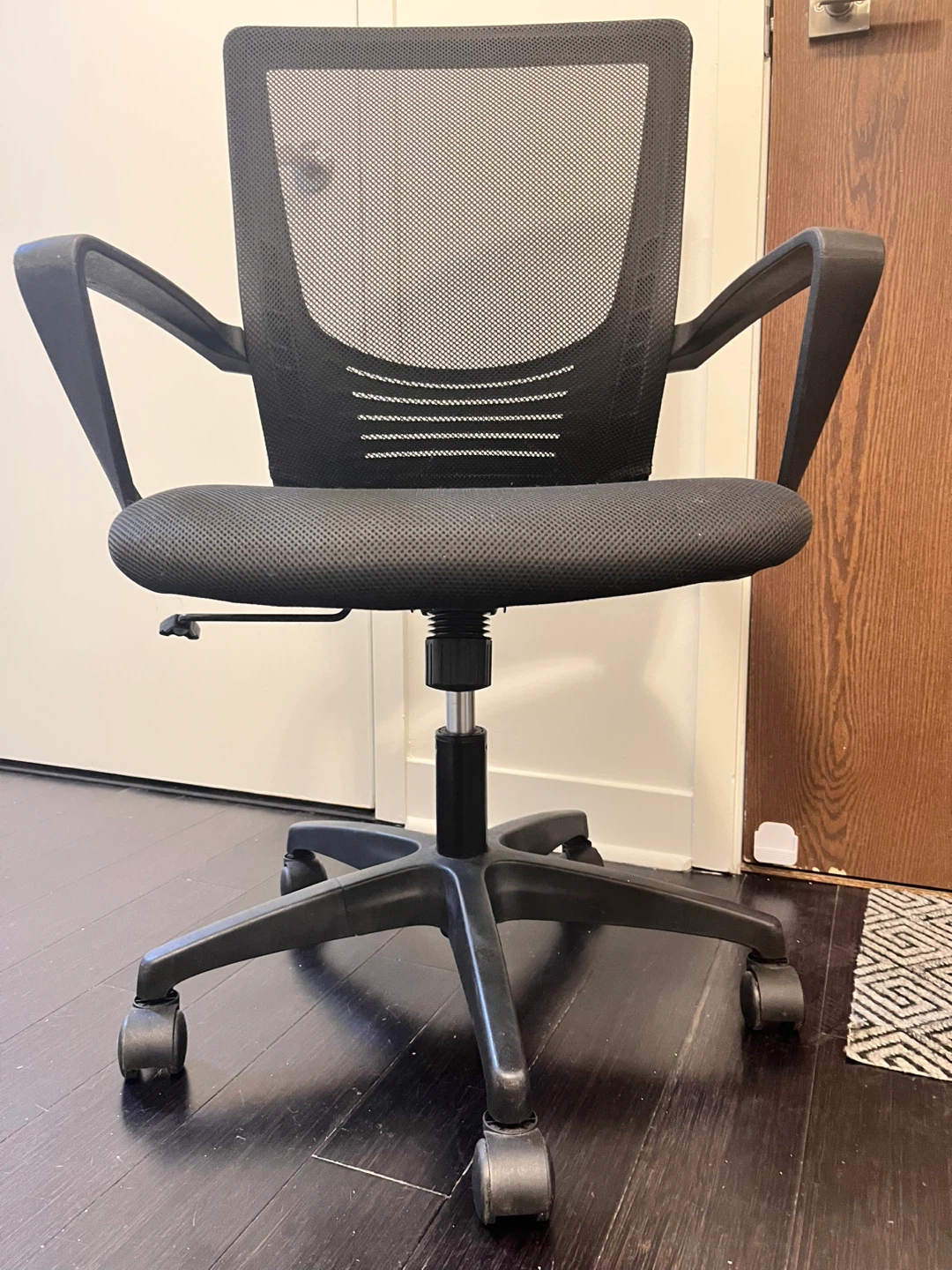 Black Mesh Office Chair - Adjustable - photo 5