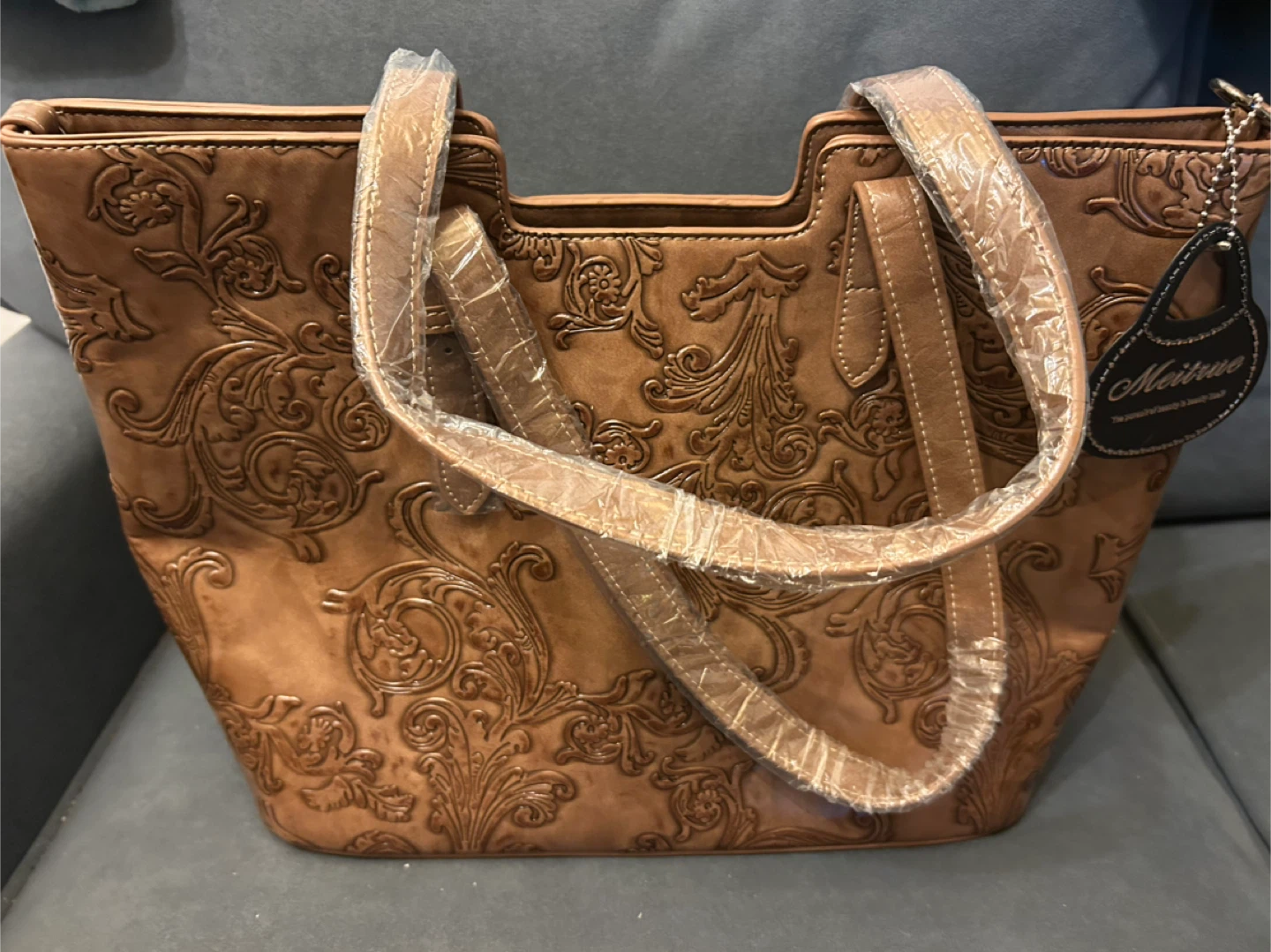 Band new Brown Leather Tote Bag & Clutch Set