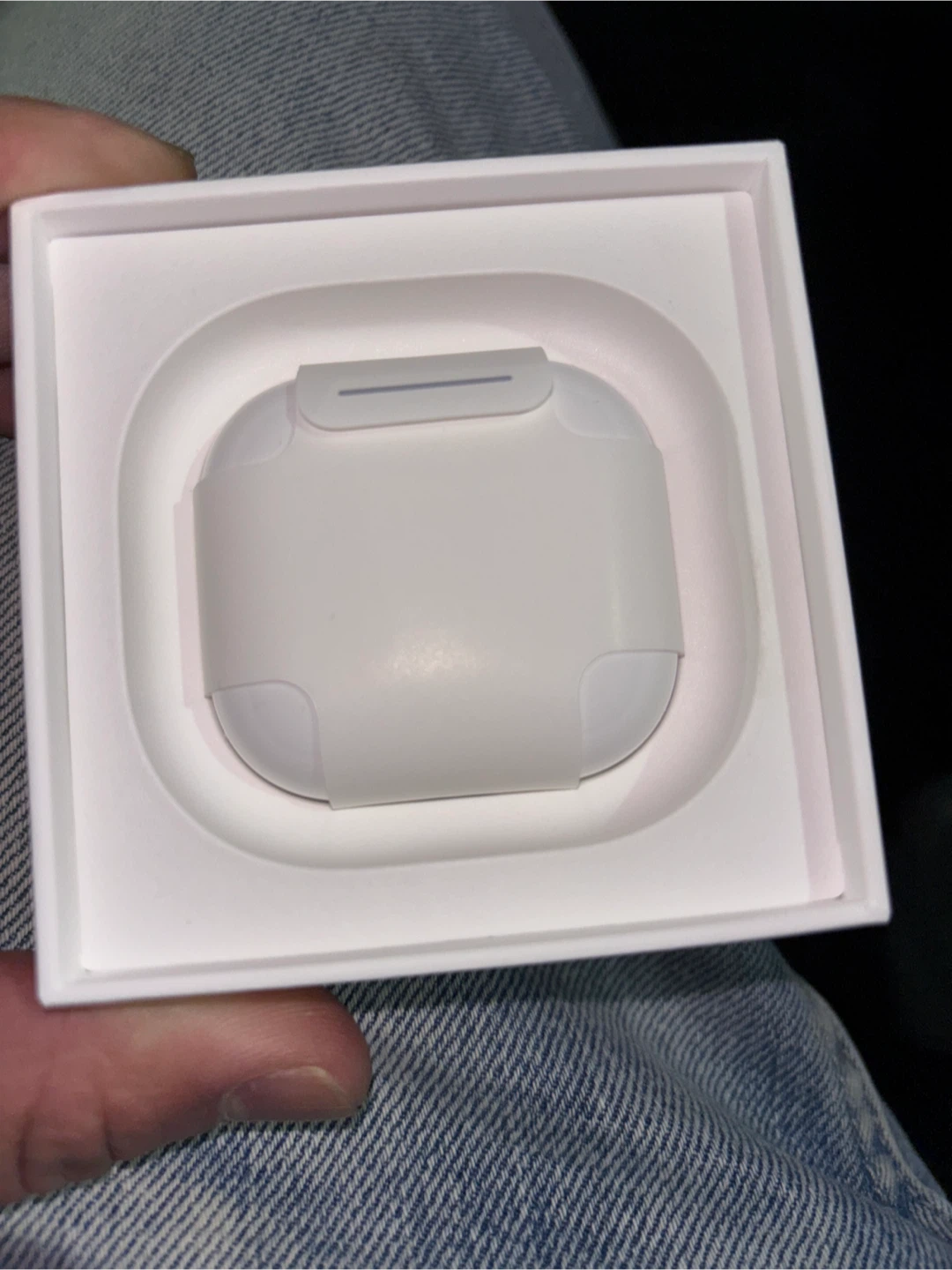 Apple AirPods 4 - photo 2