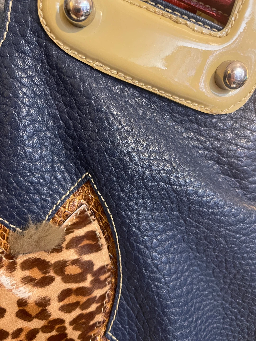 Unique Leather Tote Bag with Cat Appliqués - photo 4