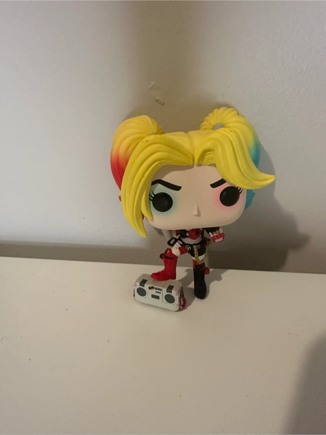 Harley Quinn Funko Pop Figurine - photo 2