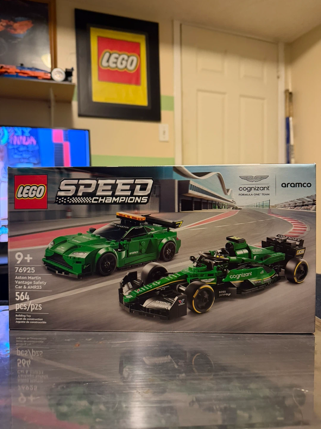 LEGO Speed Champions Aston Martin Set 76925 - photo 2