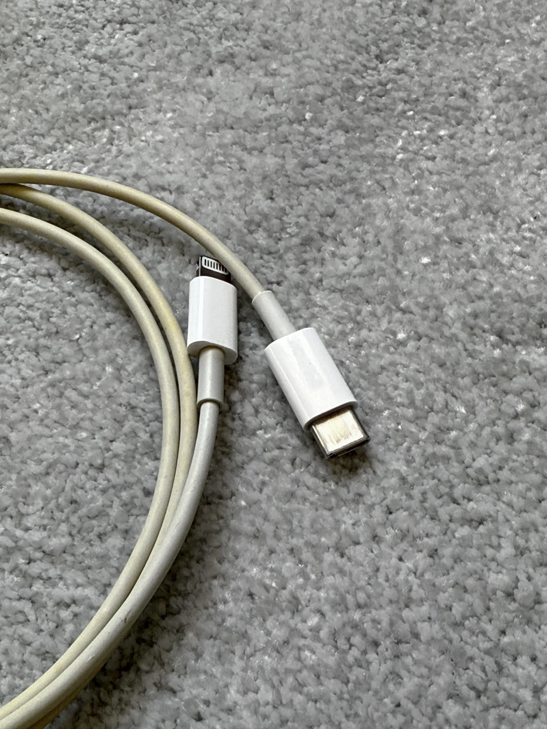 Apple Lightning to USB Cable (New) / USB-C Cable (Used) - photo 4
