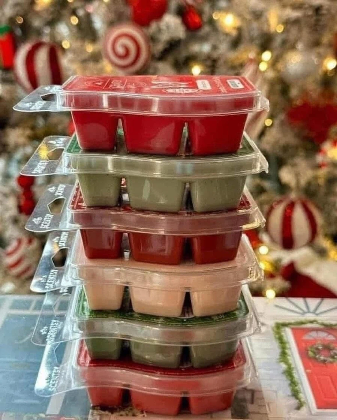 Scentsy Here Comes Santa Claus Wax Set.