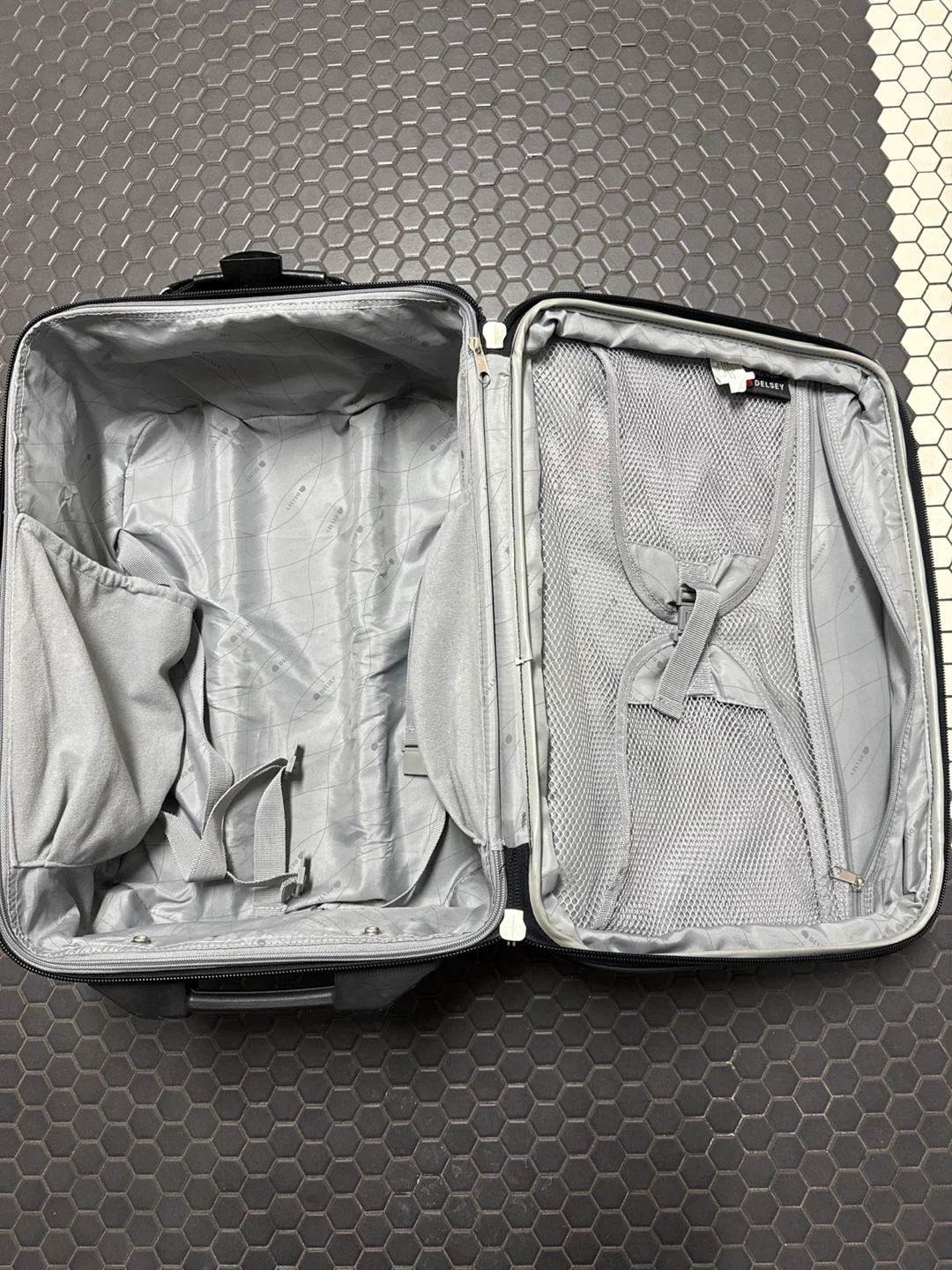 Delsey Black Rolling Suitcase - photo 2