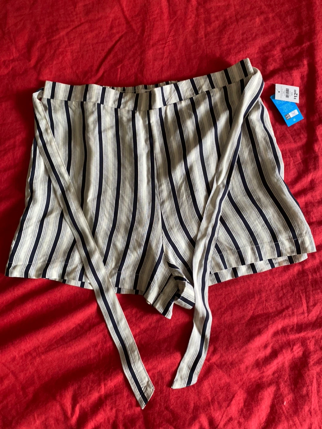 New Shorts for women with Tie - Size M