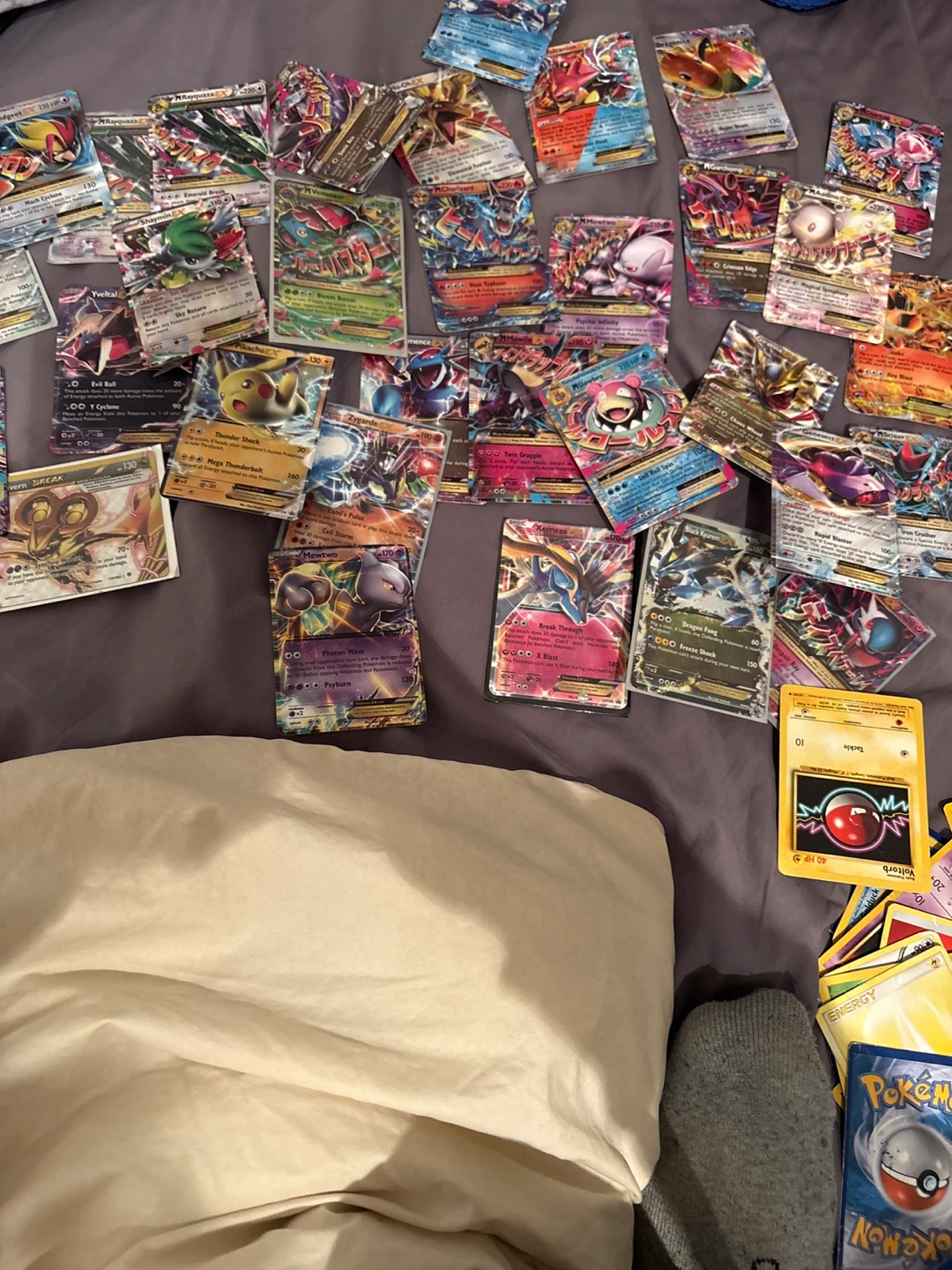 Mixed Lot of Pokemon Cards - photo 2