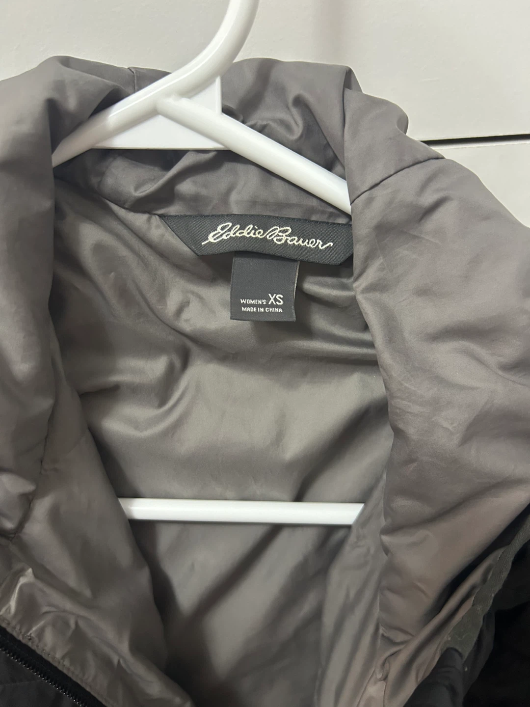 Eddie Bauer Women's XS Black Puffer Jacket - photo 2