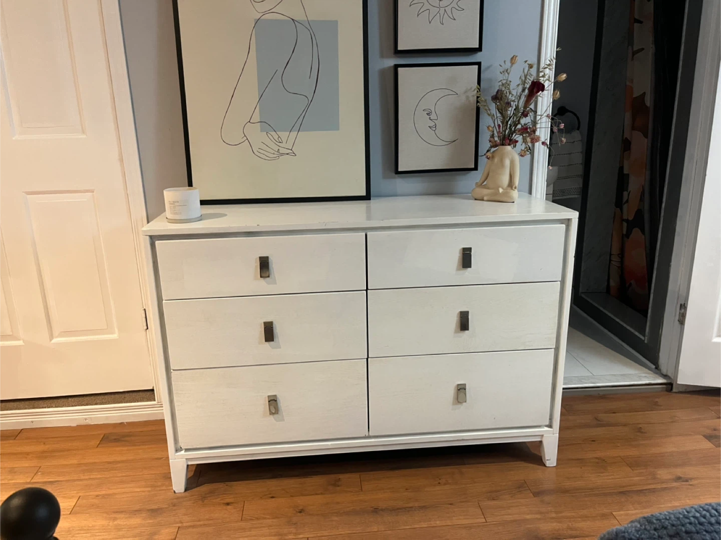 White 6-Drawer Dresser