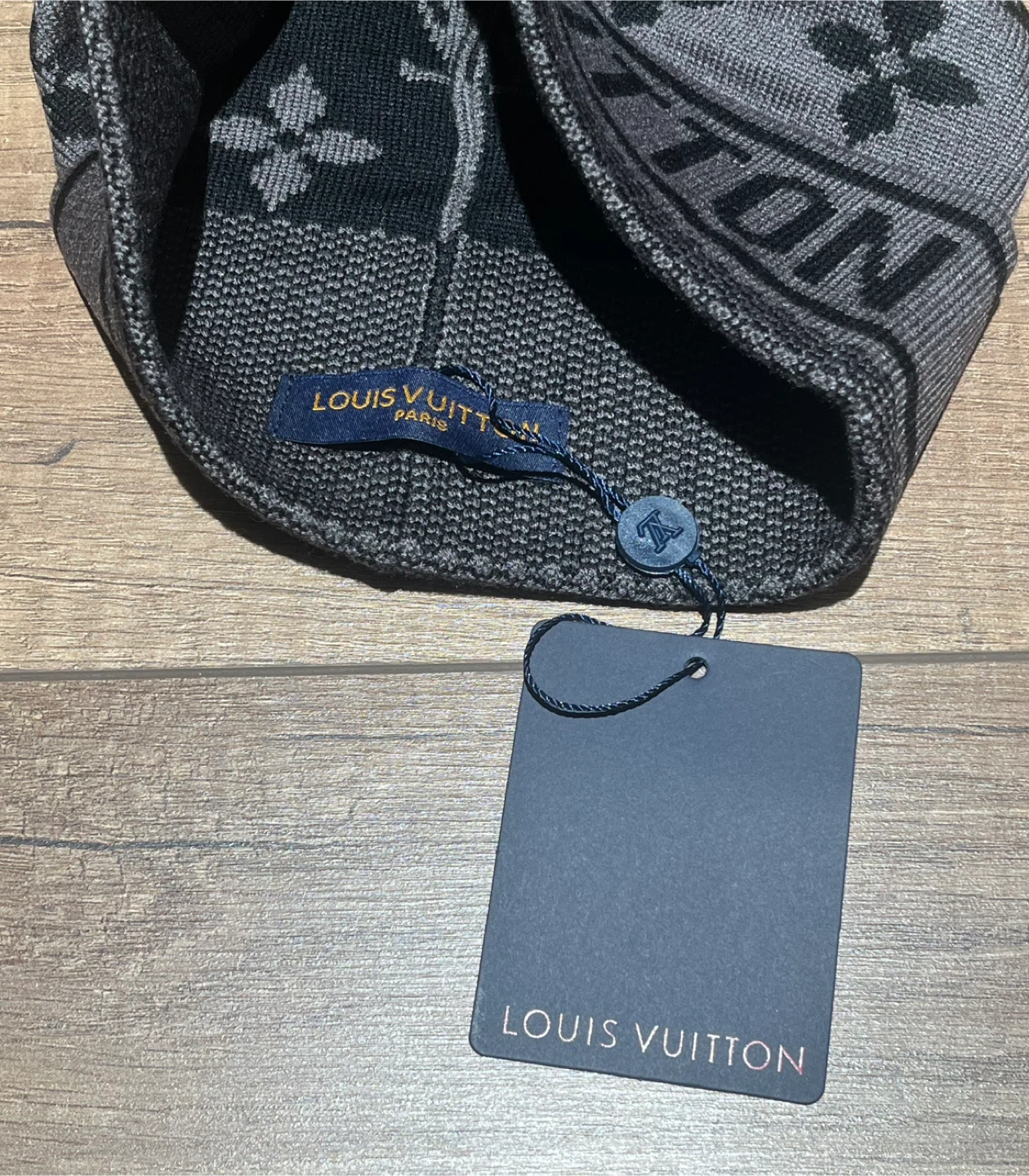 Louis Vuitton Gray Beanie - photo 3
