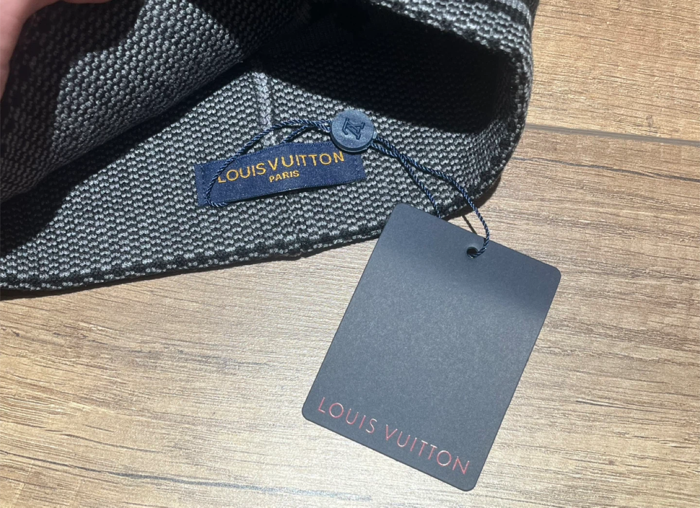 Louie Vuitton Black Beanie - photo 3