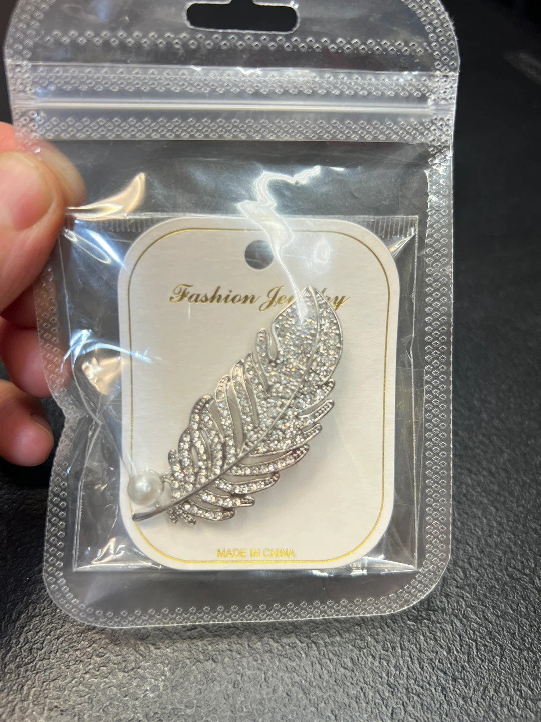 Feather Brooch with Pearl - Fashion Jewelry - photo 4