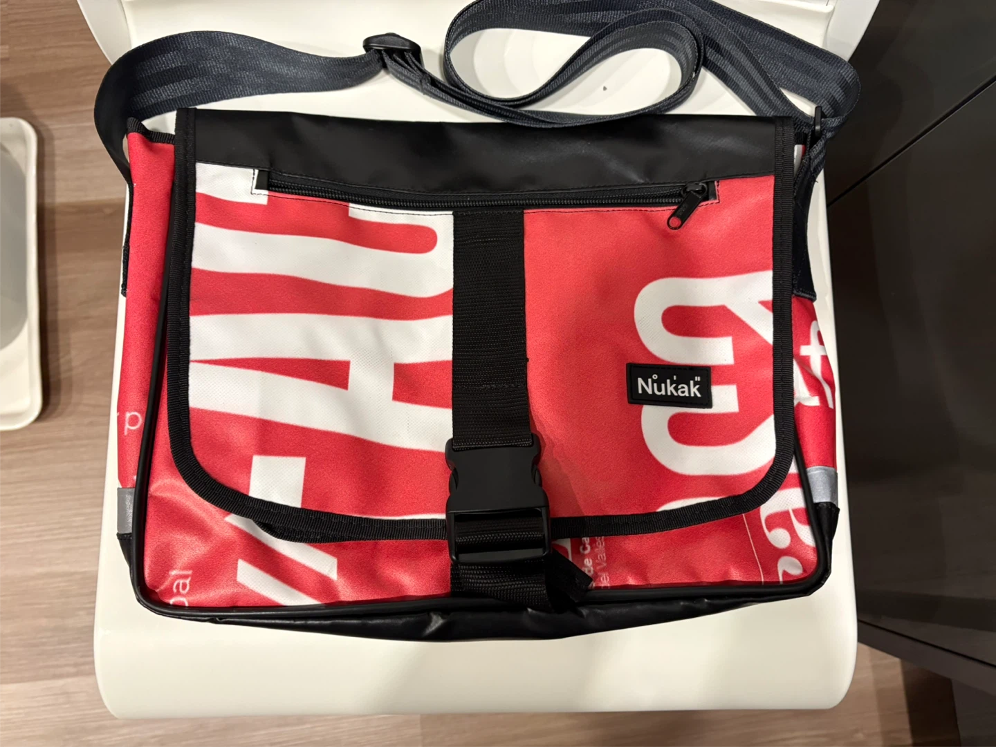 Nukak Messenger Bag